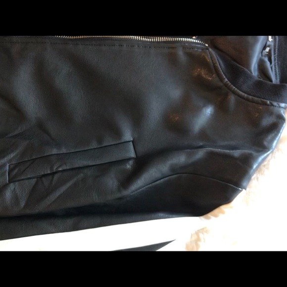 Bomber jacket - Picture 2 of 4